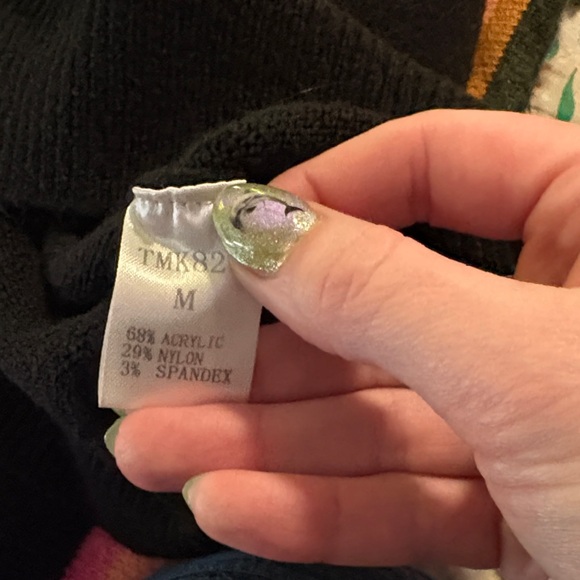 THML Sweater - Picture 5 of 5